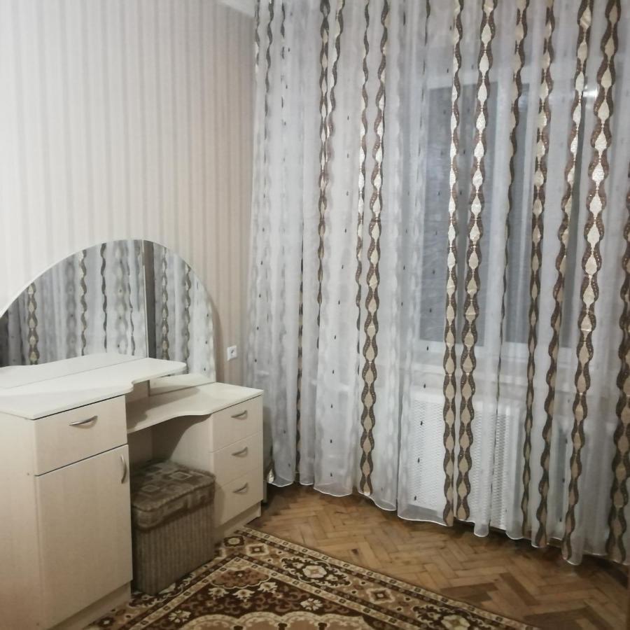 Appartement 2К. Центр Возле Гуливера.Бассейная 10 à Kiev Extérieur photo