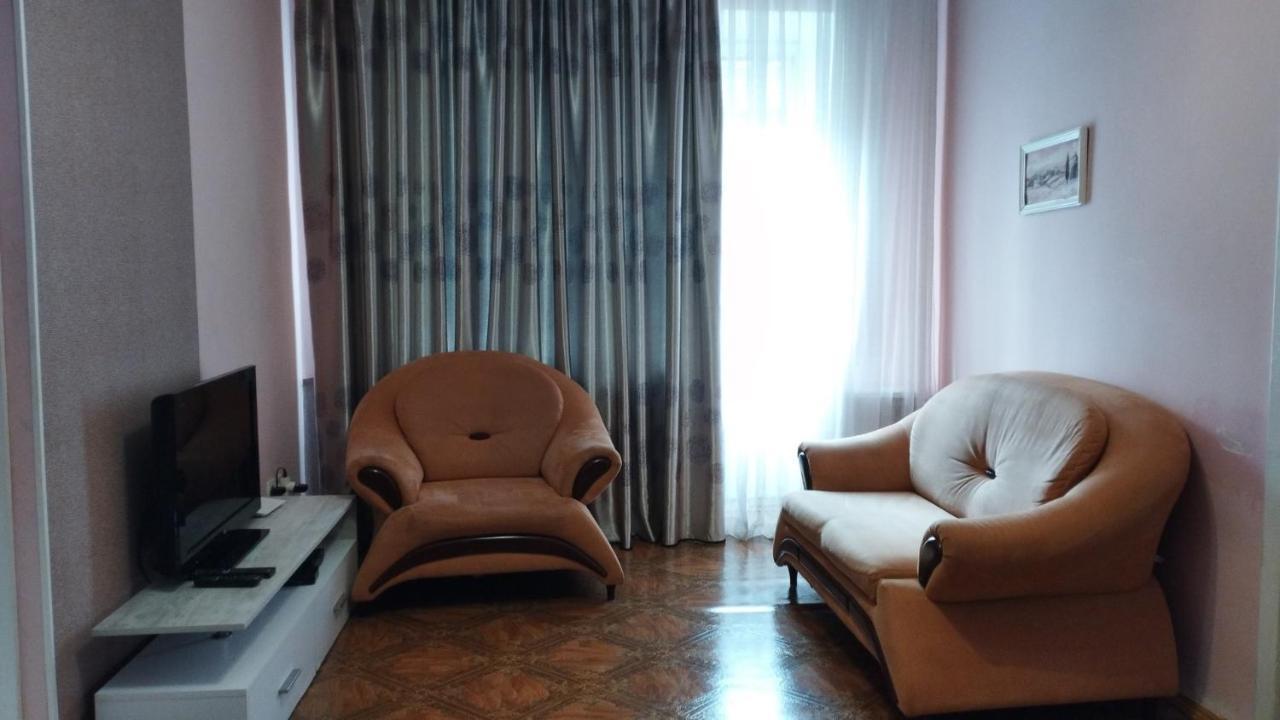 Appartement 2К. Центр Возле Гуливера.Бассейная 10 à Kiev Extérieur photo