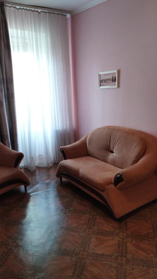 Appartement 2К. Центр Возле Гуливера.Бассейная 10 à Kiev Extérieur photo